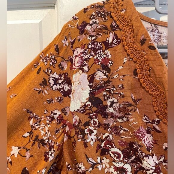 Maurices Long Sleeve Floral Crochet Wrap V-Neck Blouse Top Rust Orange Small - Picture 4 of 8